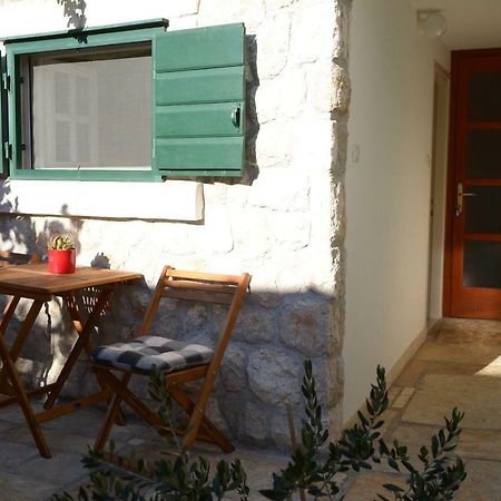 Apartments Larsen Omiš Esterno foto